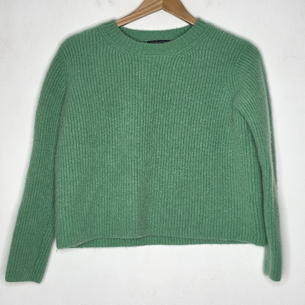 Banana Republic Green Crewneck Ribbed Sweater